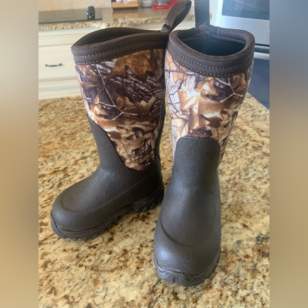 Camo Muck Boots
